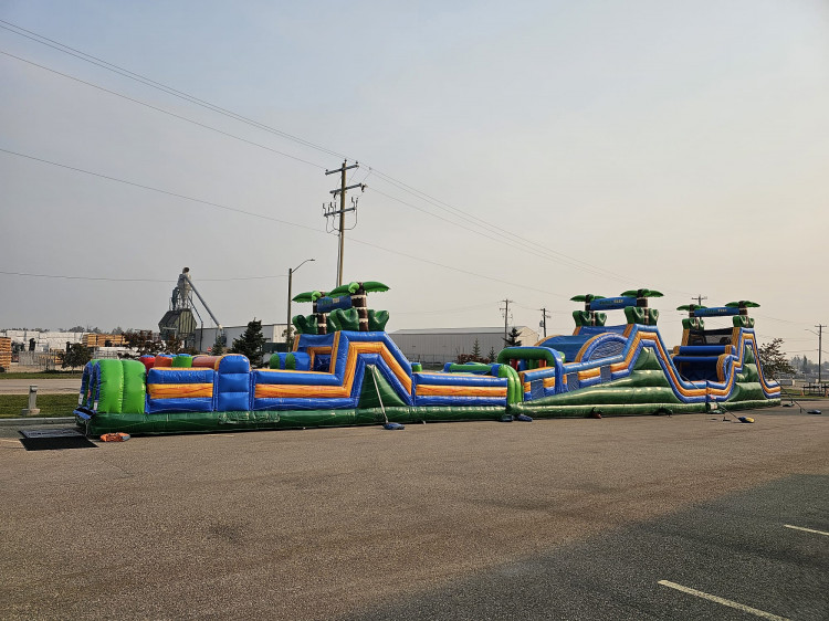 120' - 2 Lane Tropical Rush Obstacle Course